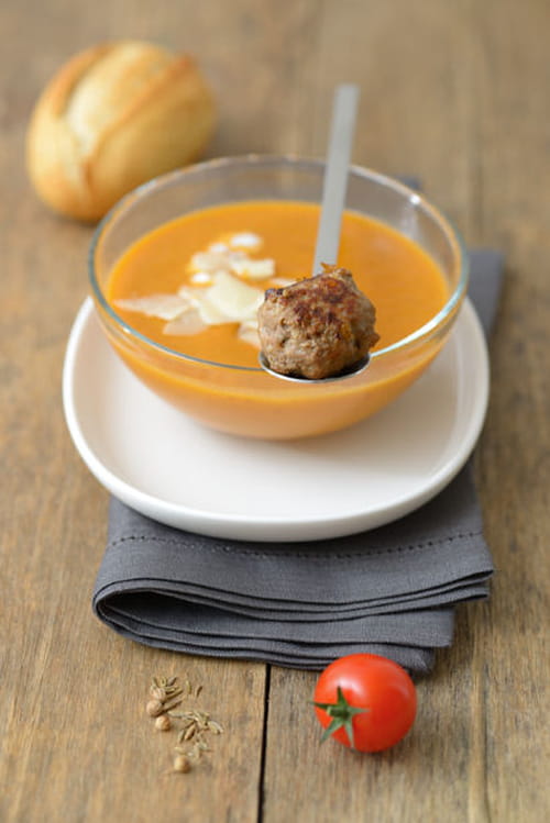 Velouté de tomate et aubergine et boulettes de boeuf