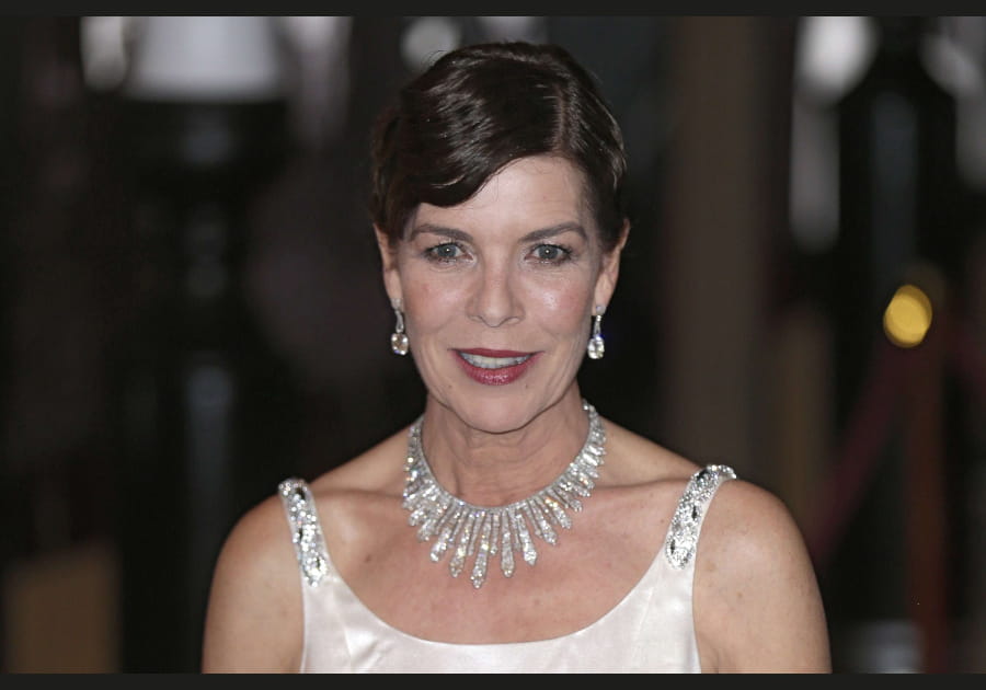 Les cheveux plaqu&eacute;s de Caroline de Monaco