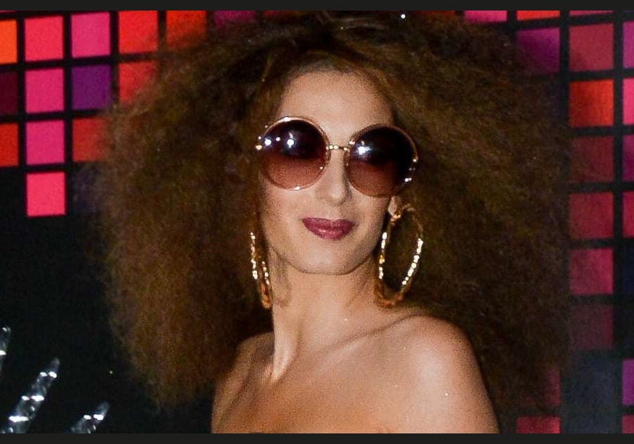 Les cheveux afros d'Amal Clooney