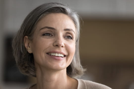 C'est cette zone du visage qui trahit votre &acirc;ge - la solution pour faire plus jeune