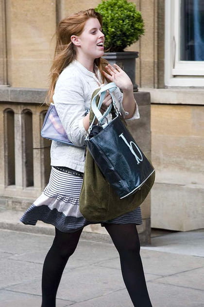 Beatrice d'York en jupe à motifs