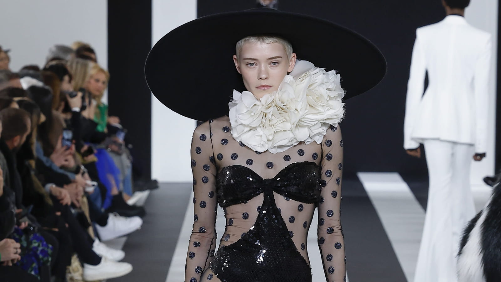 Look 30