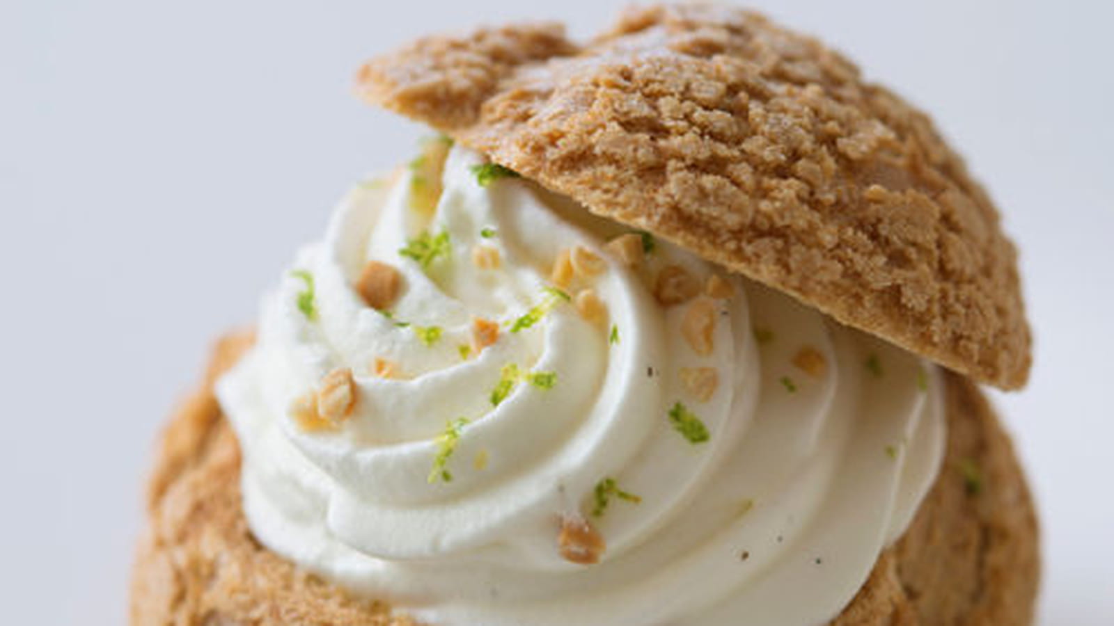 Chou Chantilly de La Pâtisserie des Rêves