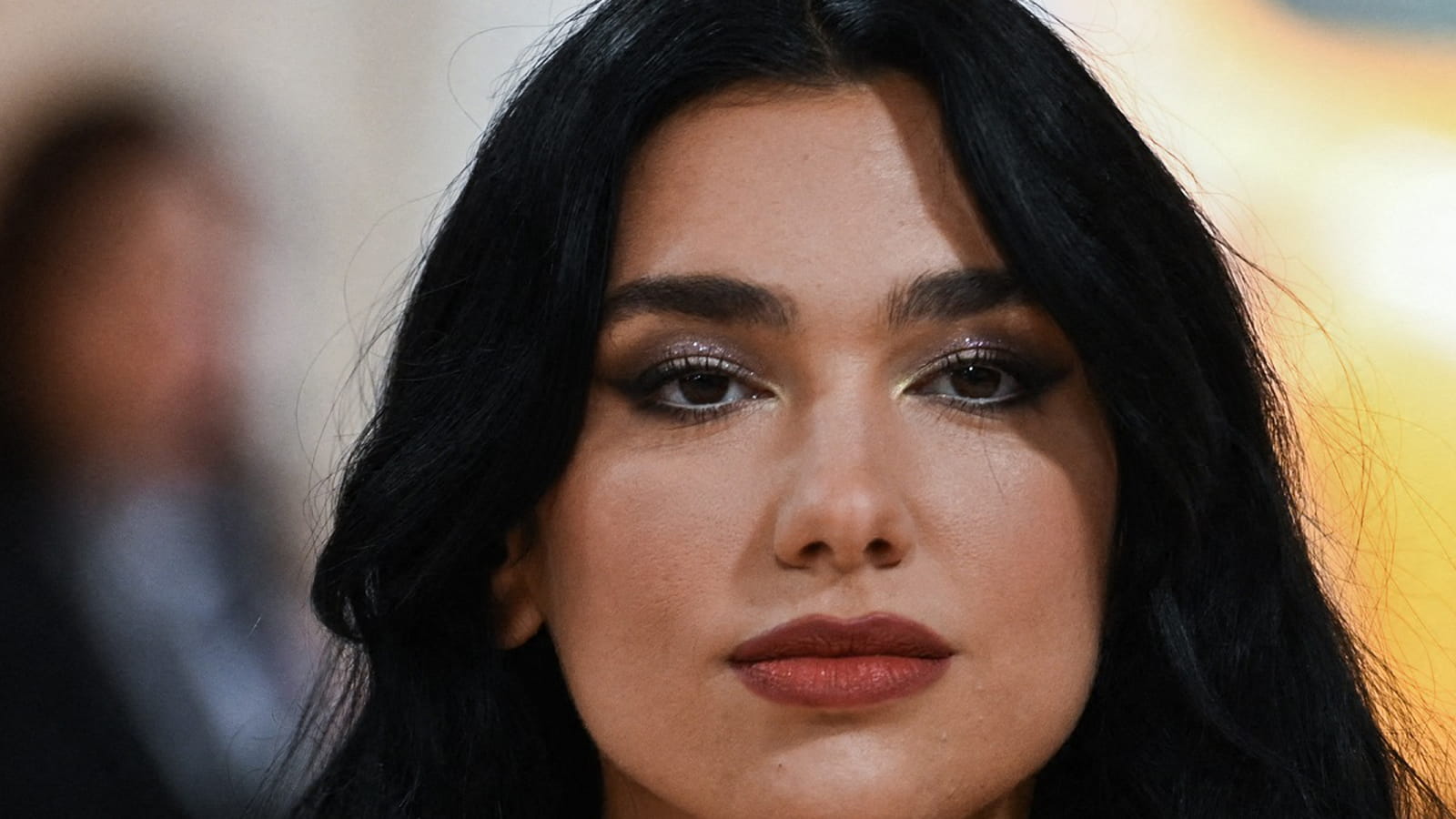 Dua Lipa sans frange