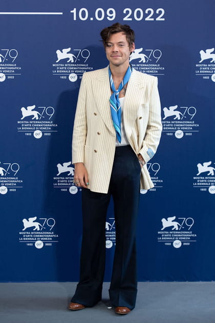 Harry Styles en ensemble Gucci