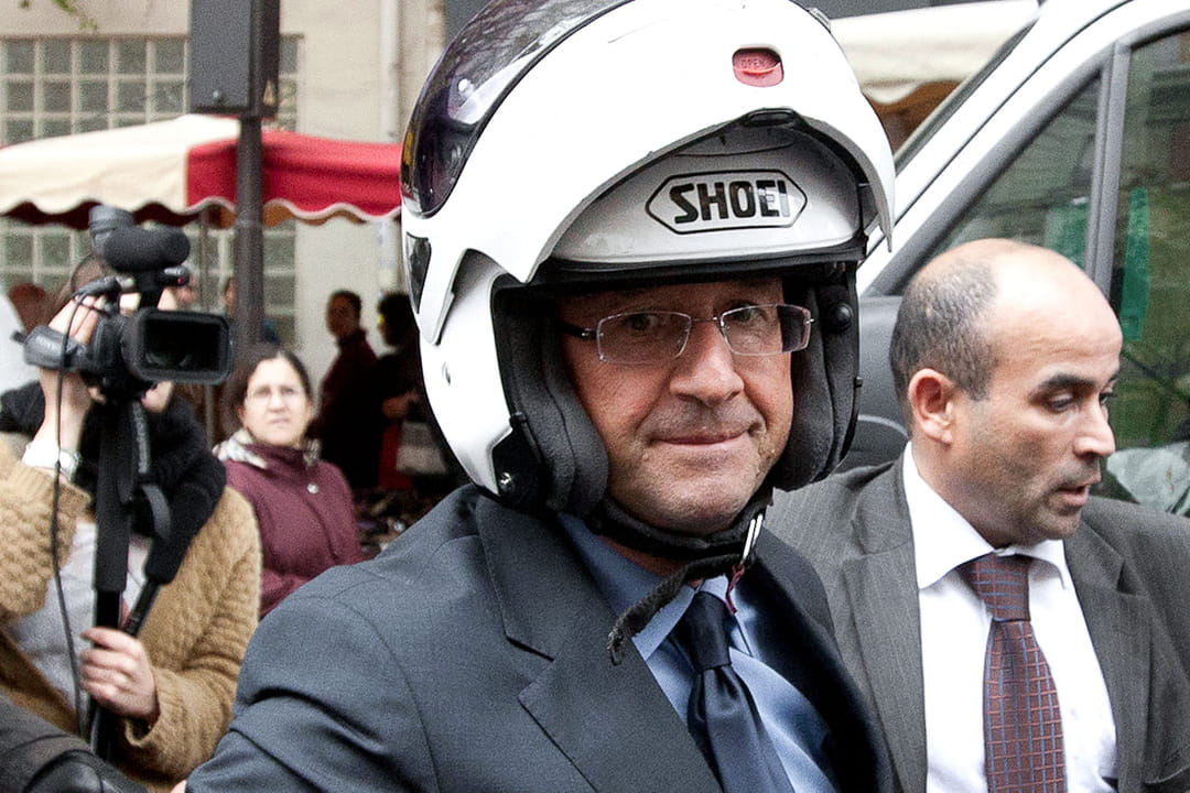 Fran ois Hollande Son C l bre Scooter A t Vendu Au Prix De fran-ois-hollande-son-c-l-bre-scooter-a-t-vendu-au-prix-de