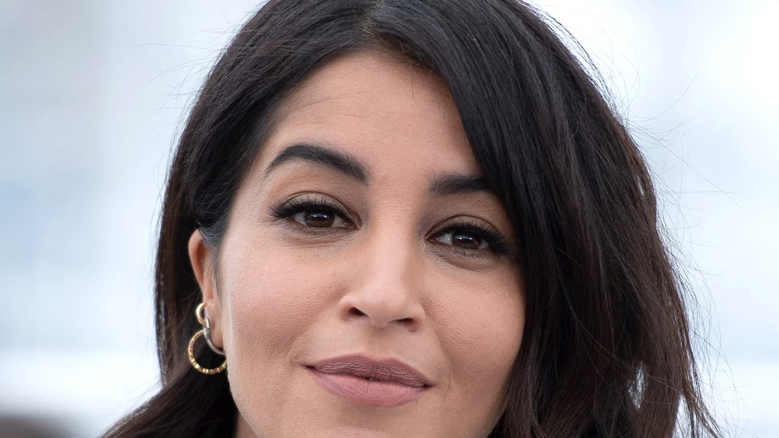 Leïla Bekhti, avec un carré