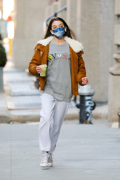 FLOP : Suri Cruise en survêtemet et baskets