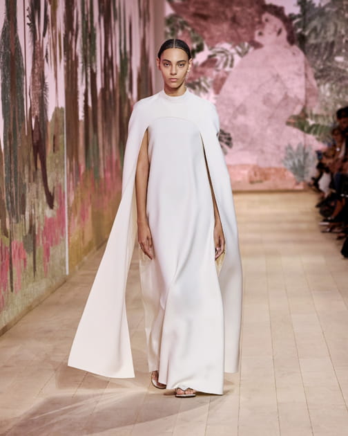 Look 1&nbsp;du d&eacute;fil&eacute; Dior haute couture automne-hiver 2023-2024