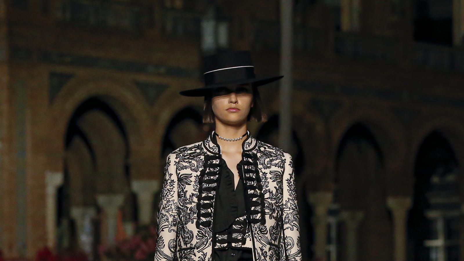 Look 8