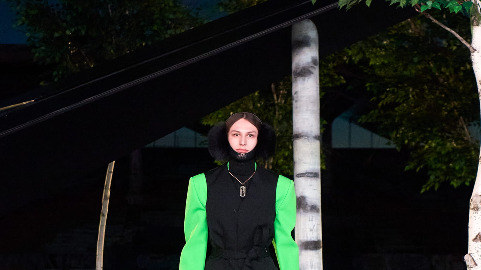 Look 24