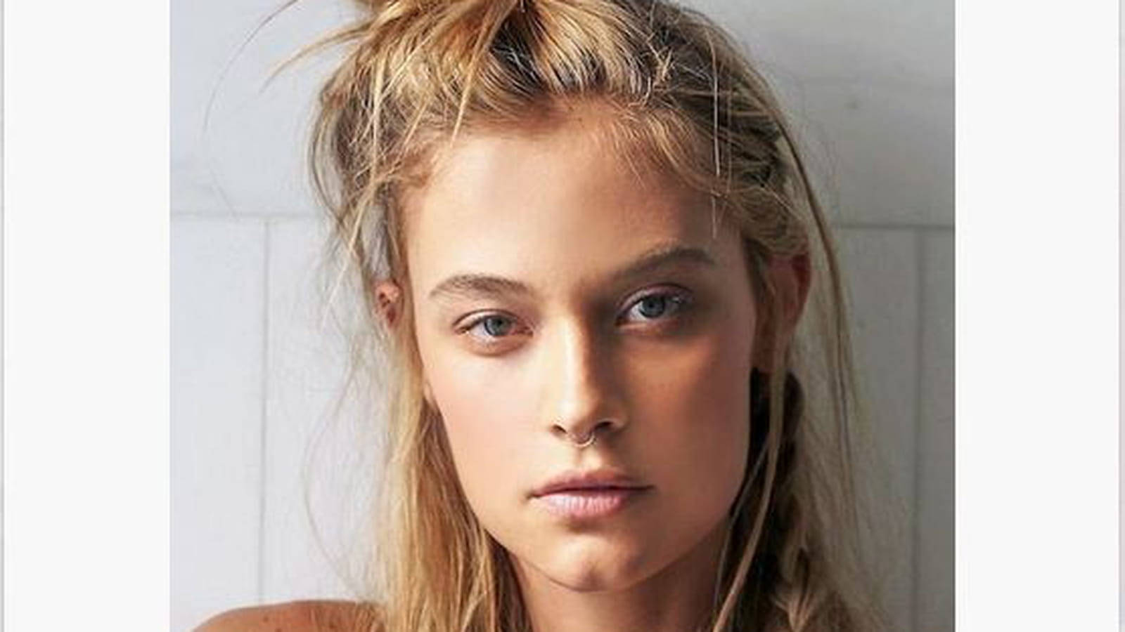 Le half-bun loose