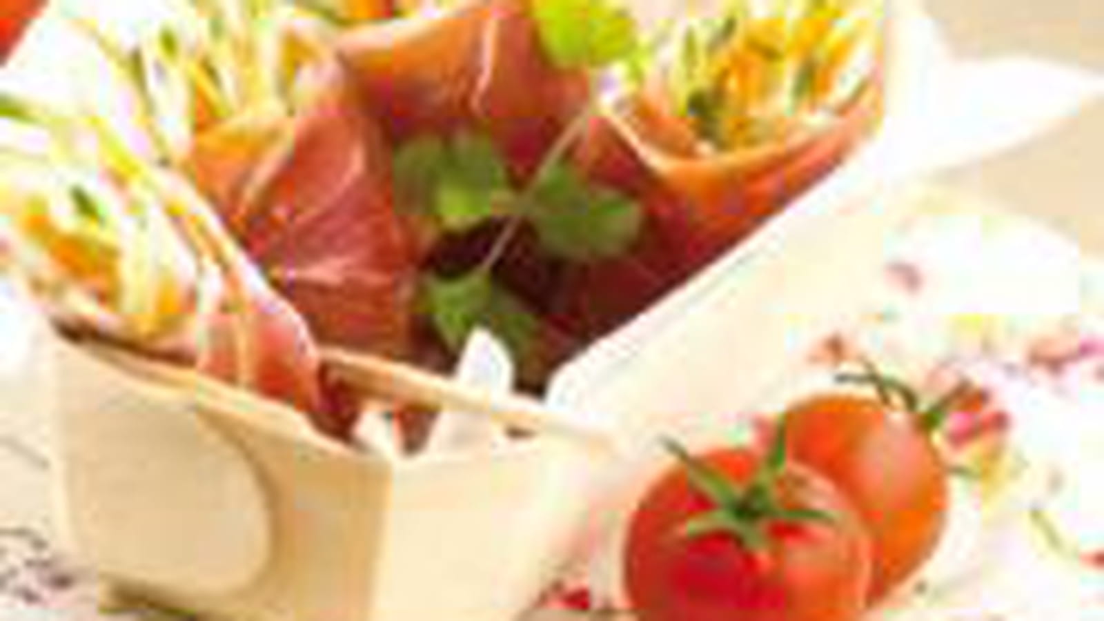 Nems de jambon sec, julienne de légumes en anchoïade