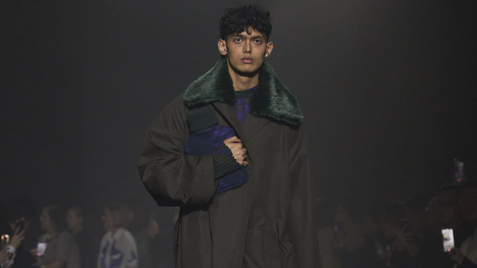 Look 3