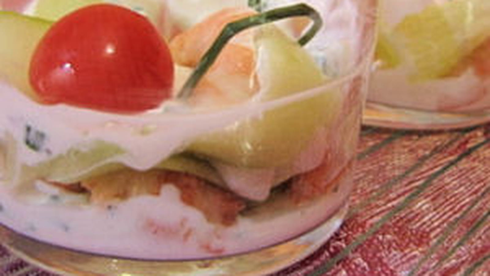 Concombre et crevettes