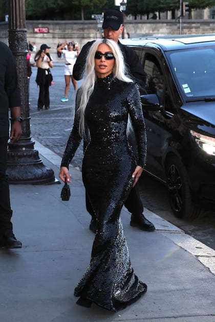 Kim Kardashian au d&eacute;fil&eacute; Balenciaga