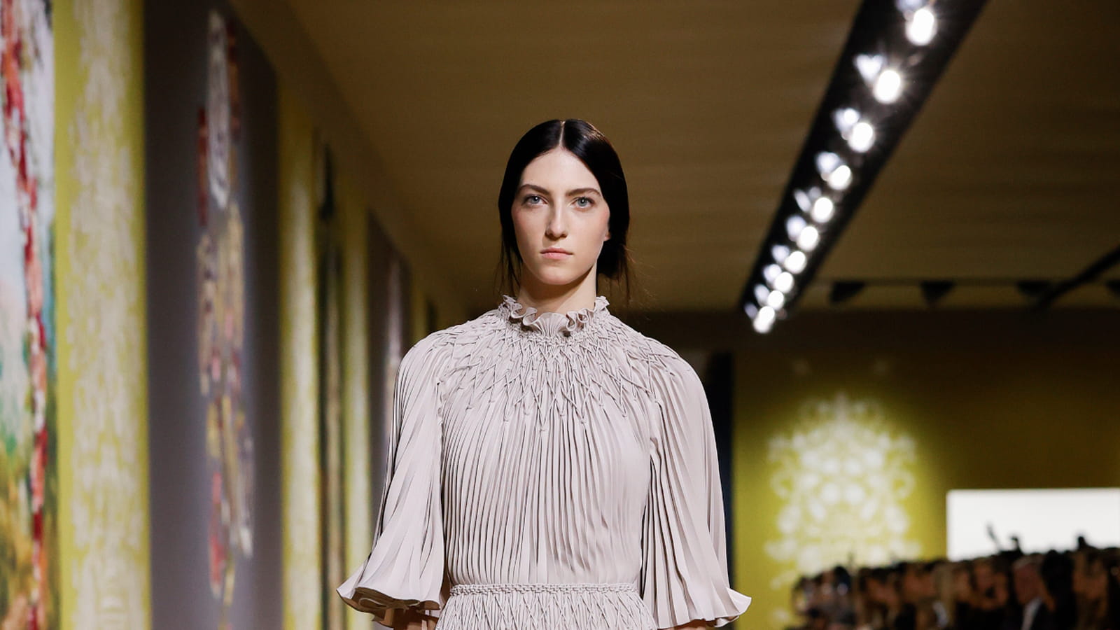 Look 32