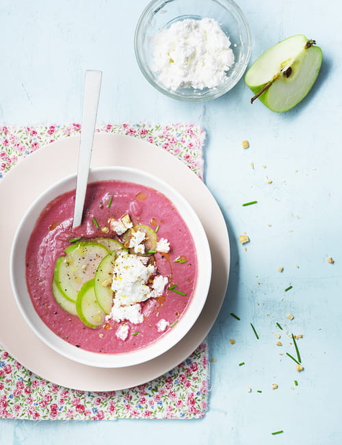 Soupe froide de betterave, pomme verte et Mousse Chavroux®