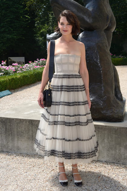Katie Holmes en robe bustier noir et blanc Dior