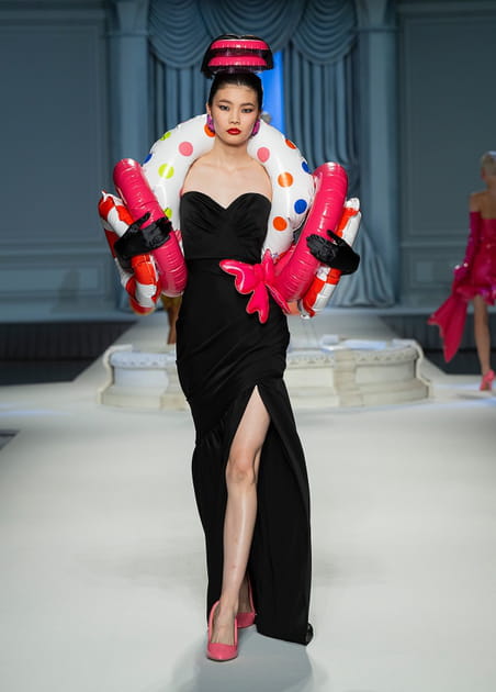 Look 51&nbsp;du d&eacute;fil&eacute; Moschino