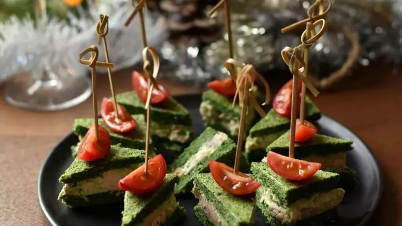 Amuse bouche club sandwich tout vert saumon avocat