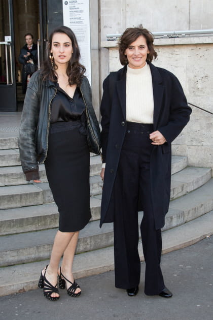 Ines de la Fressange et sa fille Nine D'Urso au d&eacute;fil&eacute; Schiaparelli