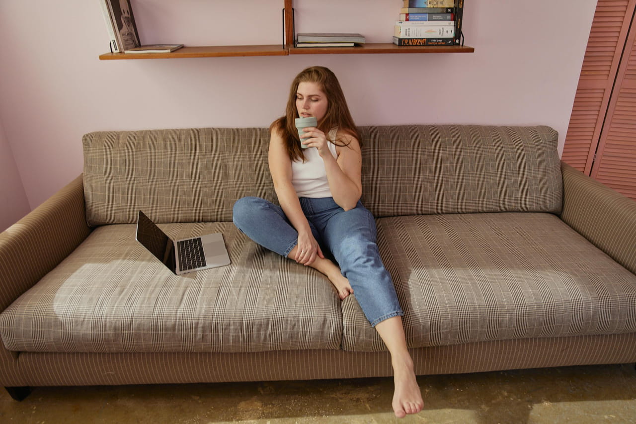 Une experte mode vient de rÃ©vÃ©ler le jean qui rÃ©sout le problÃ¨me nÂ°1Â des femmes...