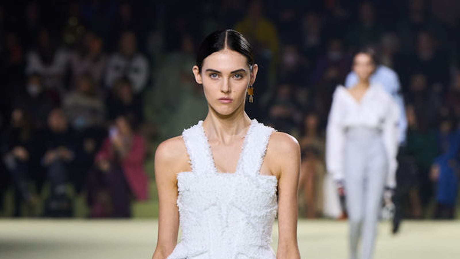 Look 30