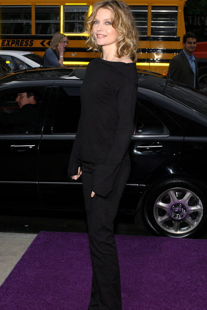 Michelle Pfeiffer en total look noir moulant