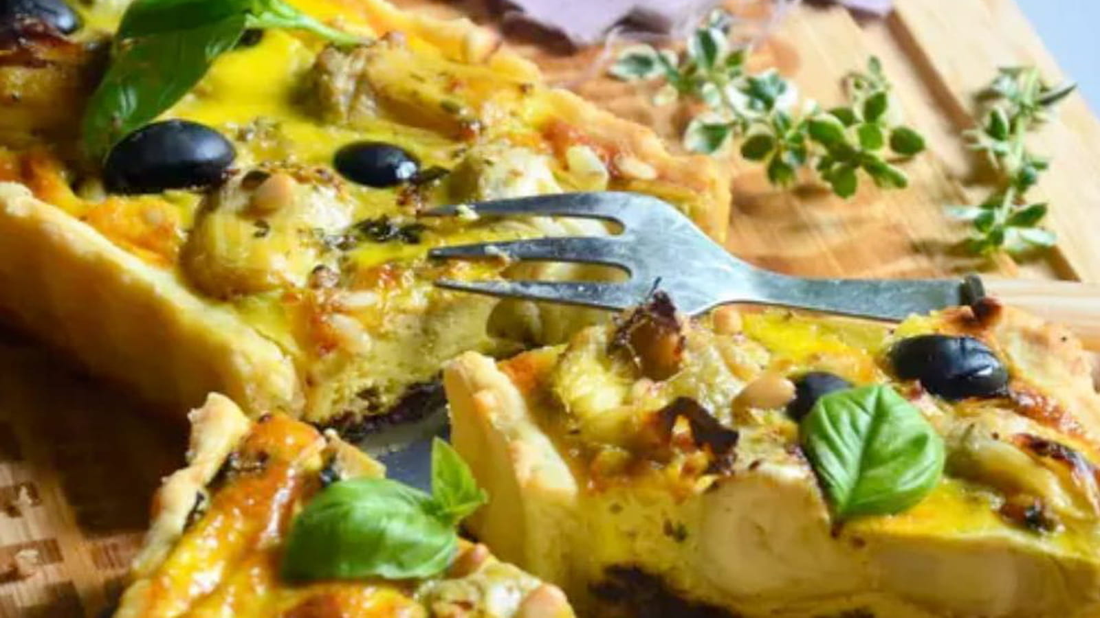 Tarte salée aux cœurs d'artichaut et tapenade