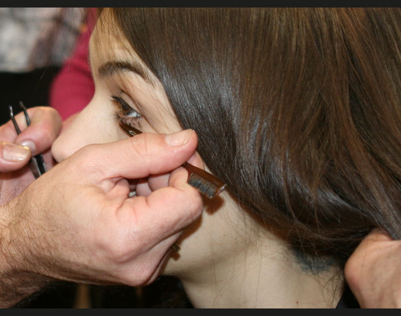 La pose des faux-cils inf&eacute;rieurs