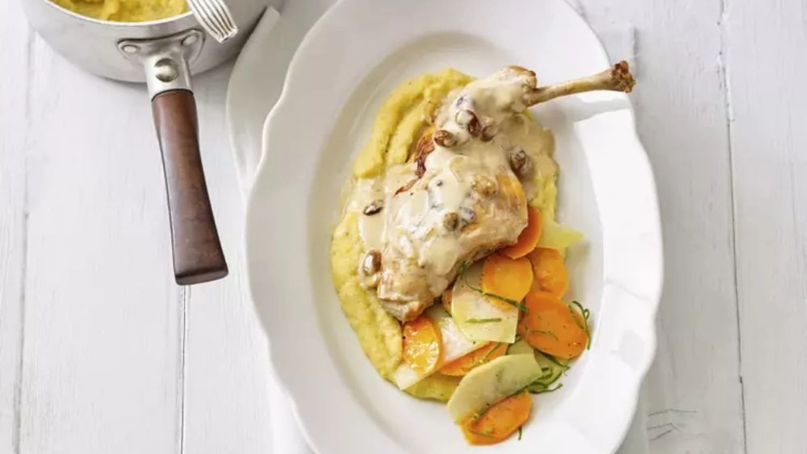Lapin braisé à la polenta et légumes de printemps