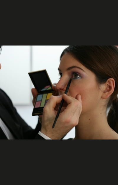 Du bleu pour souligner le regard