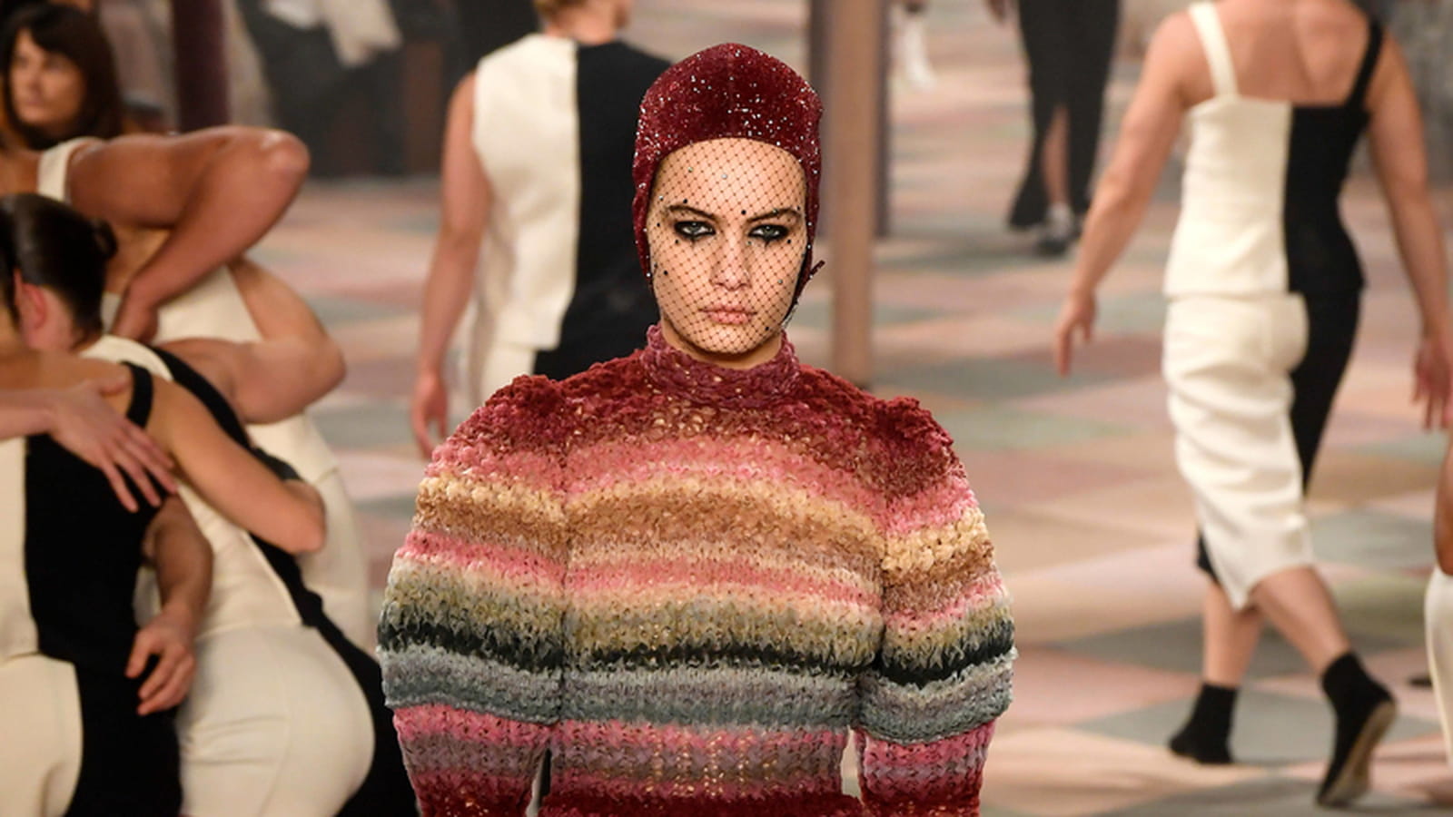 Look 15