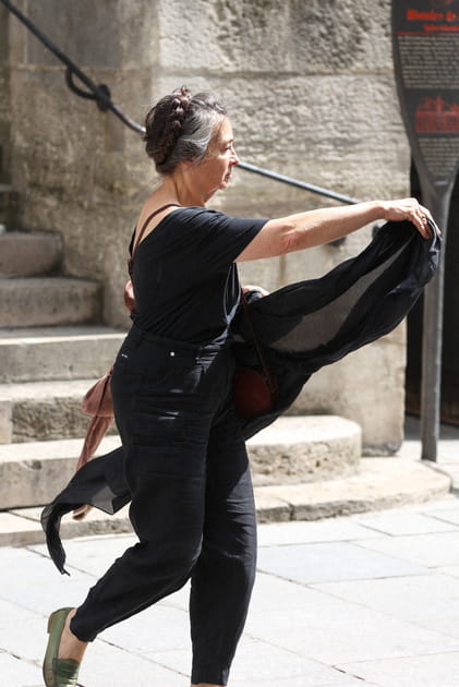 Catherine Ringer, aper&ccedil;ue aux obs&egrave;ques de Jane Birkin