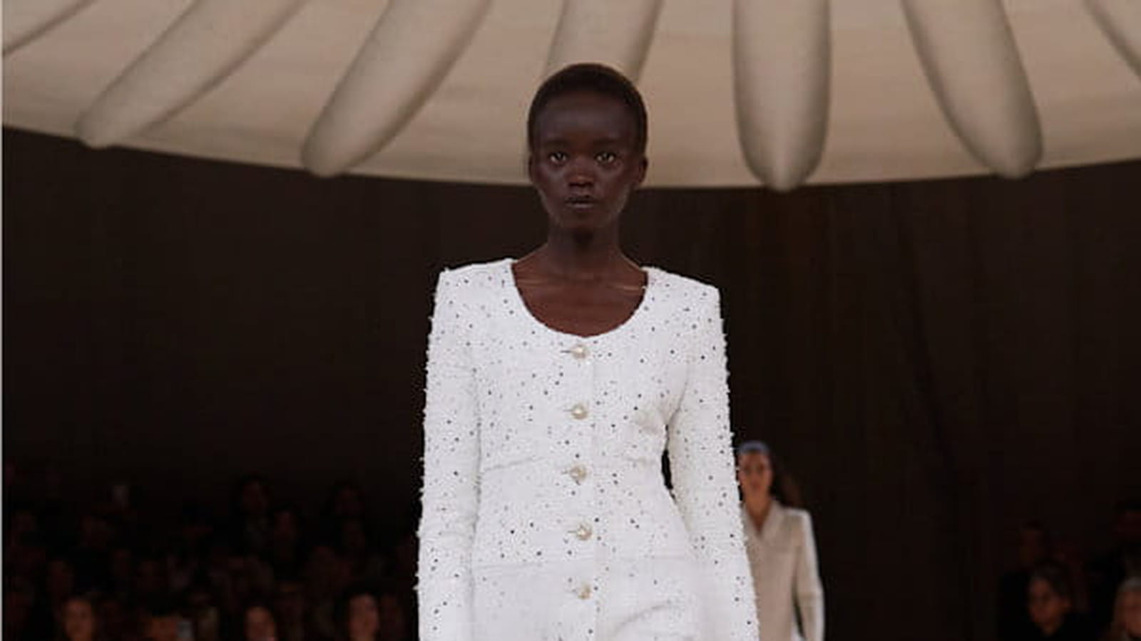 Look 2 du défilé Chanel