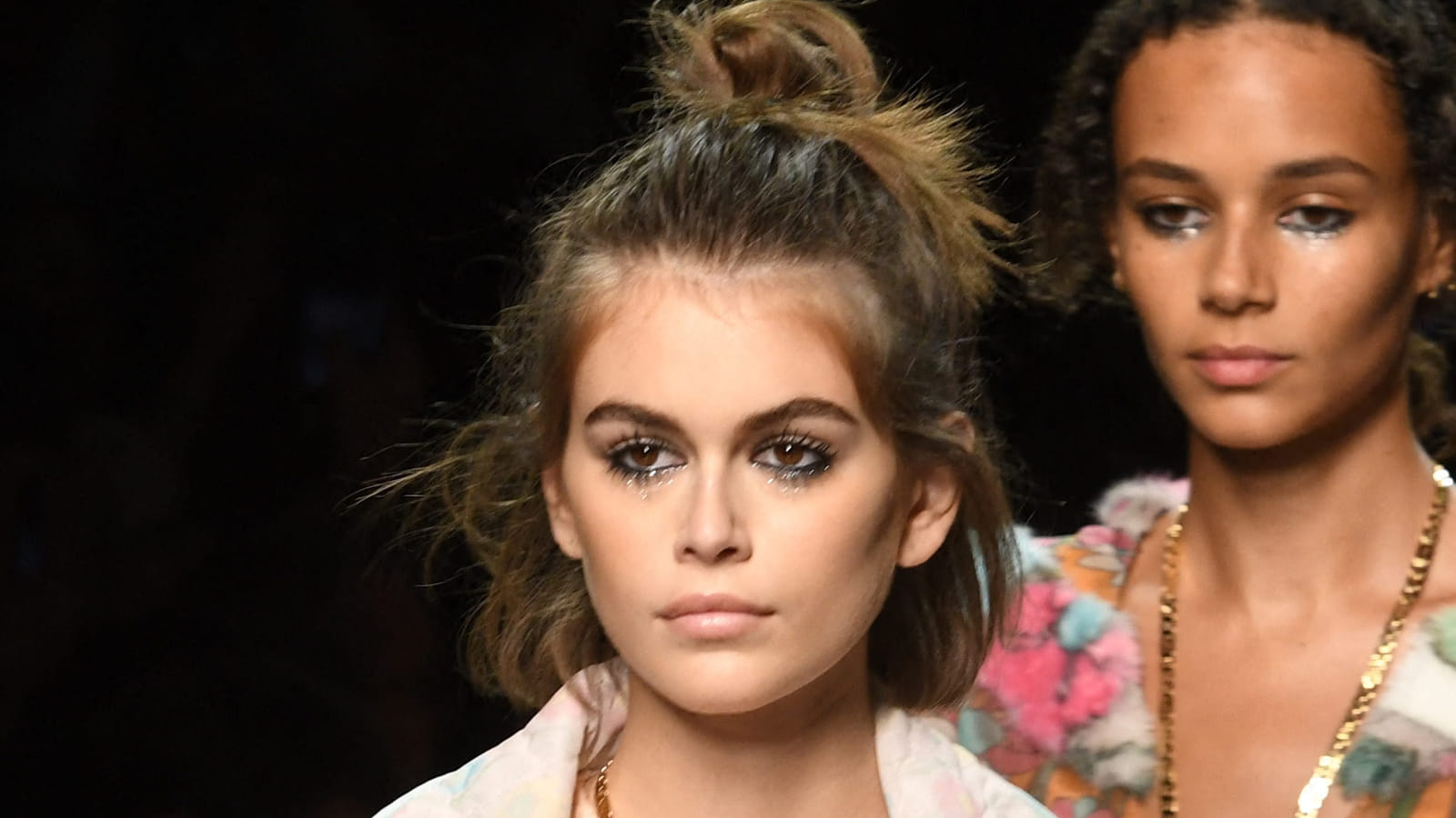 Le demi chignon haut