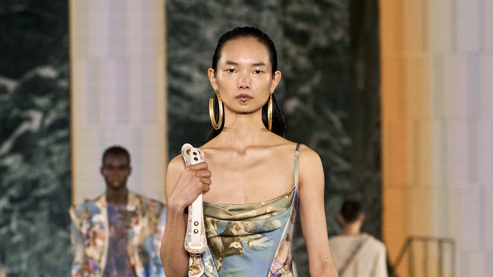Look 37