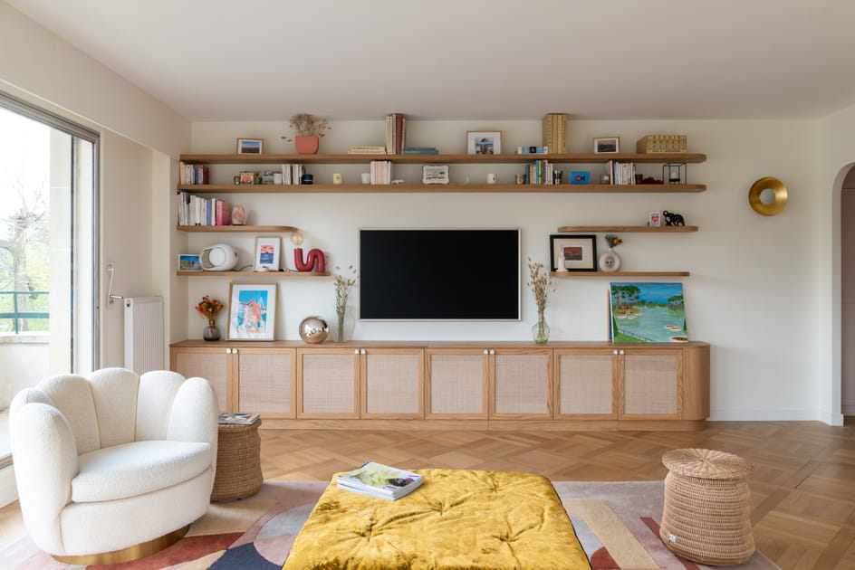 Apr&egrave;s&nbsp;: une belle biblioth&egrave;que au mur du salon