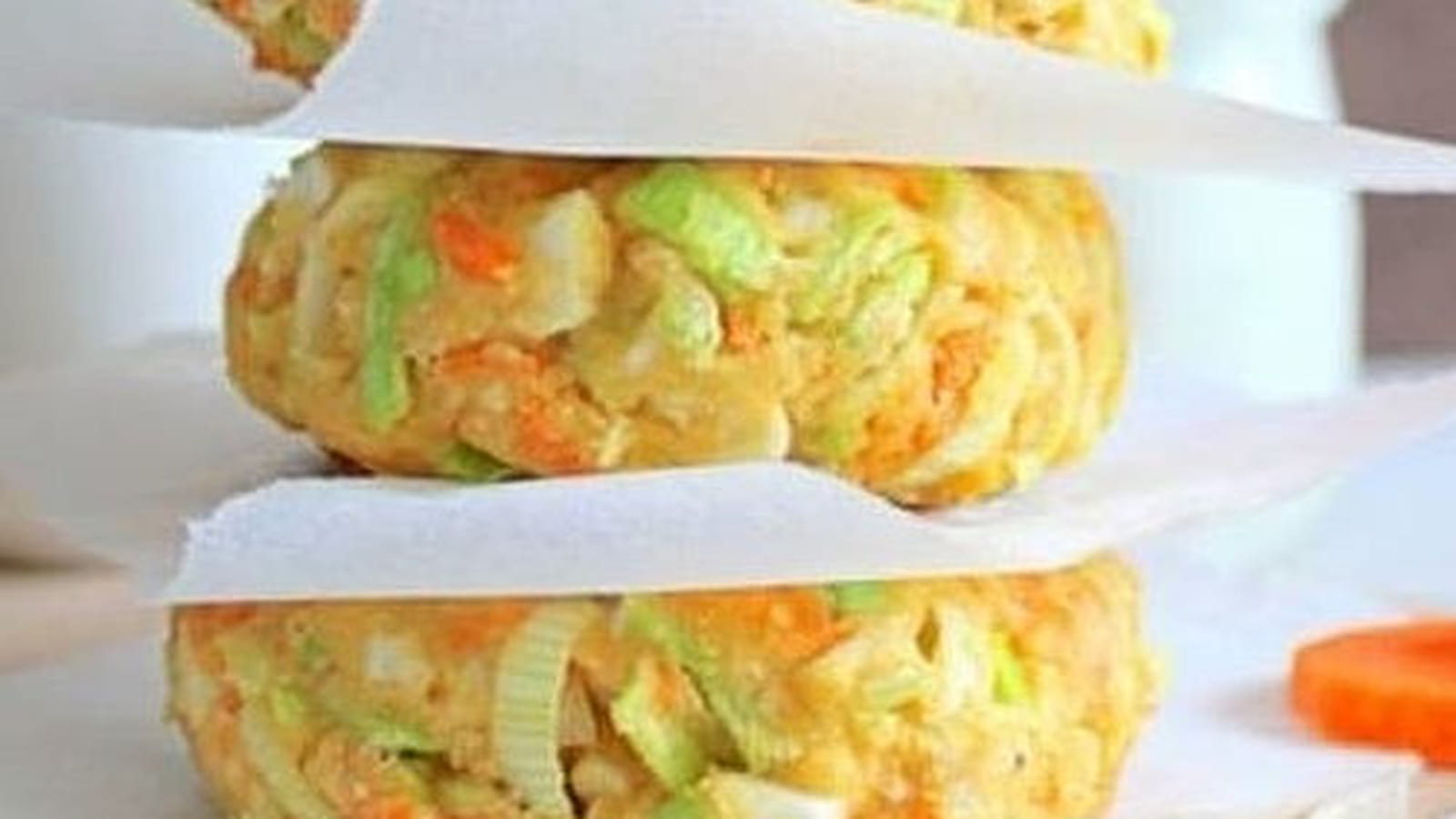 Galettes végétales aux légumes d'hiver et sauce au yaourt