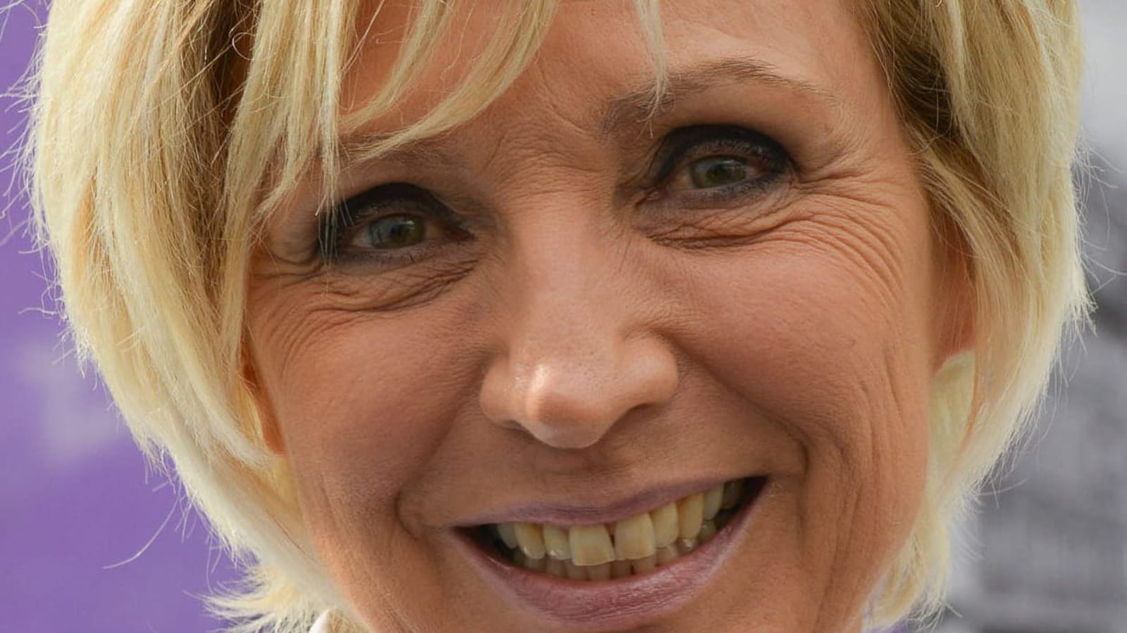 Evelyne Dhéliat