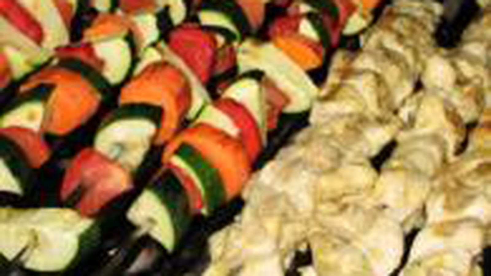 Brochettes de poulet mariné