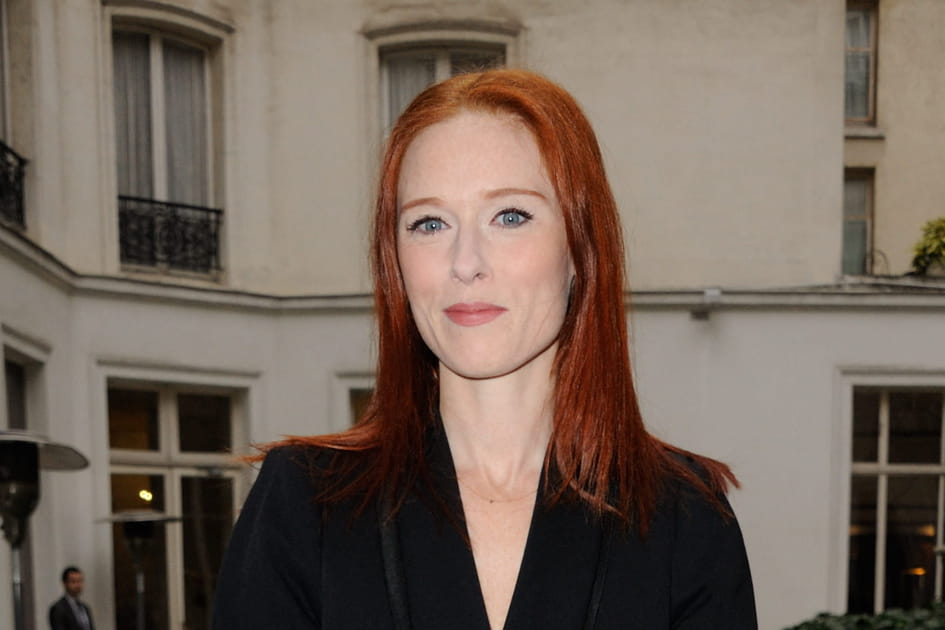 Audrey Fleurot, sage avec ses cheveux lisses