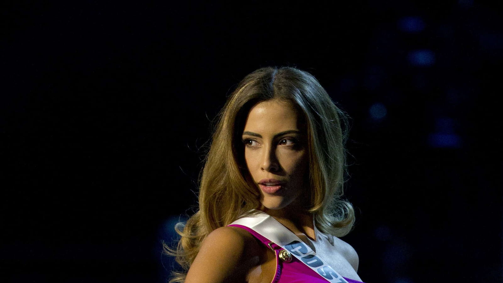 Carvajal Sanchez, miss Costa Rica, dévoile ses courbes