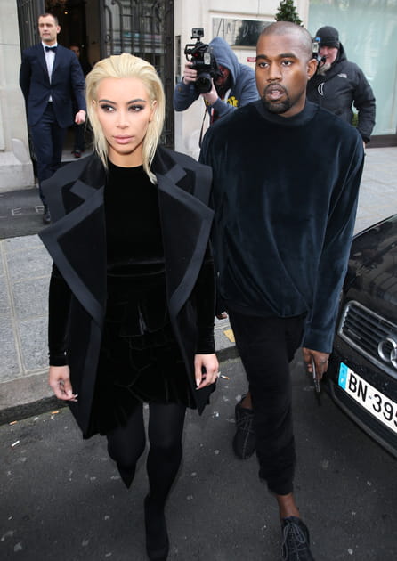 Kim Kardashian et Kanye West en chemin vers le d&eacute;fil&eacute; Balmain
