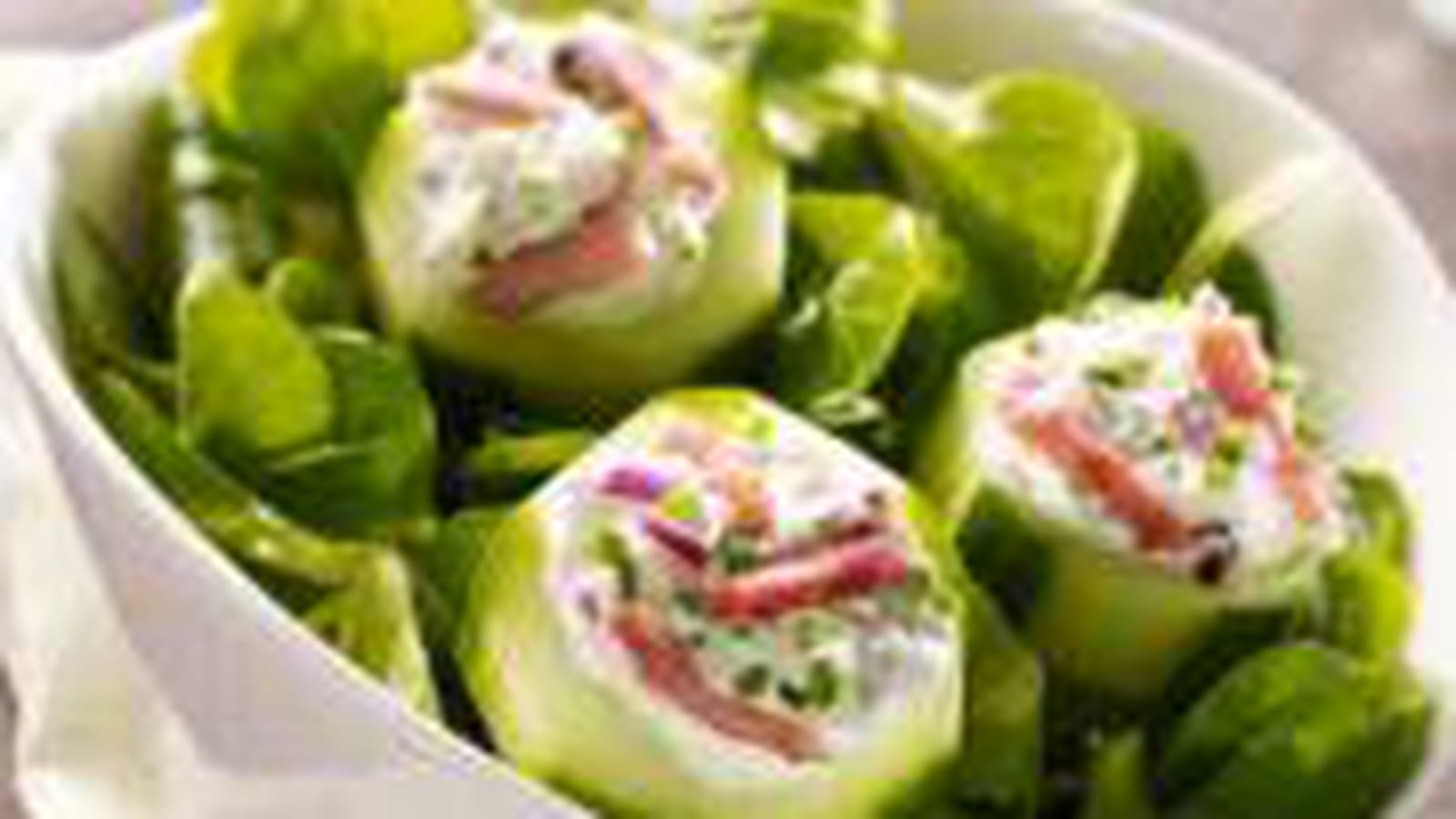 Rondelles de concombre au fromage frais et fines herbes