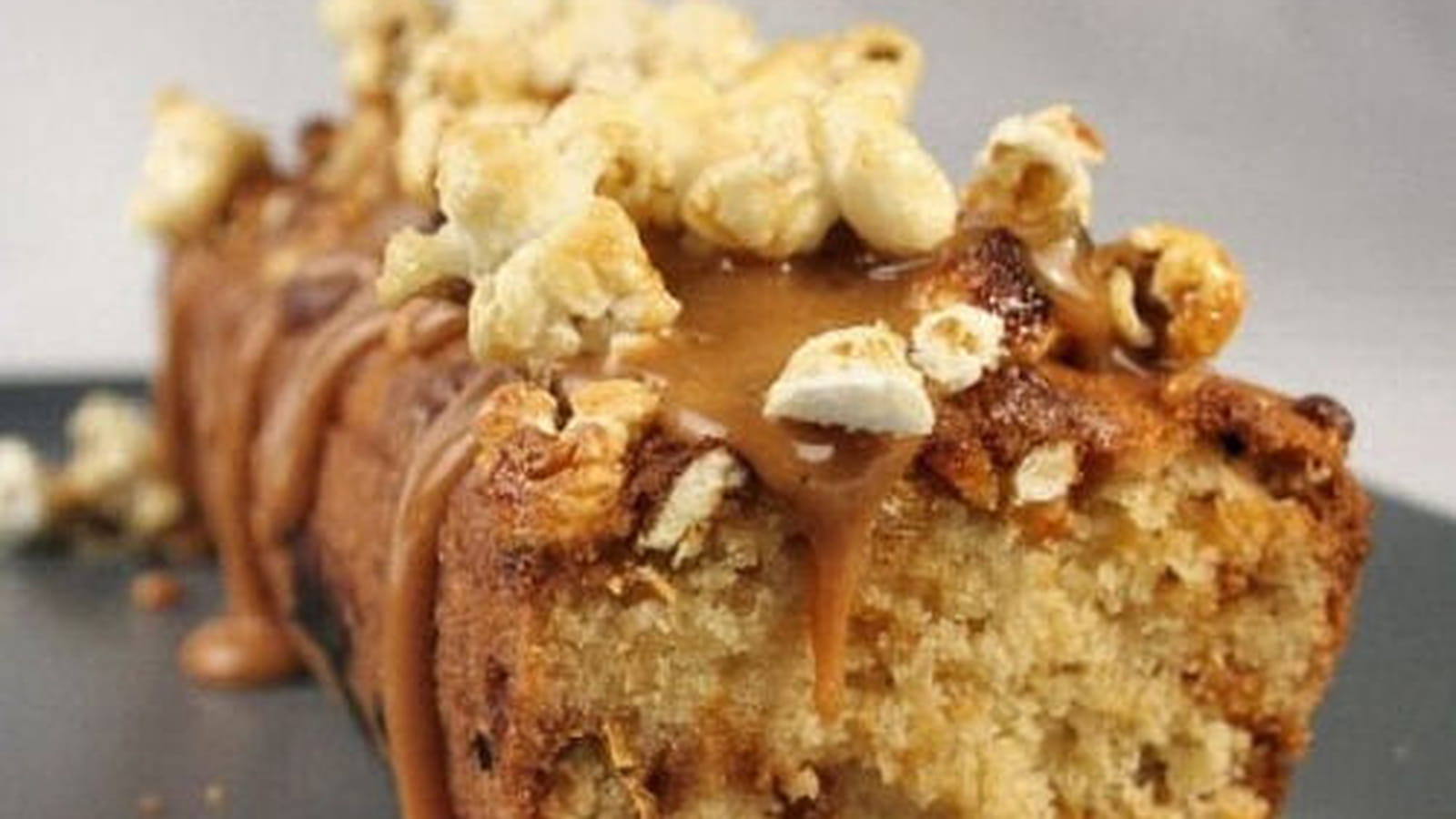 Cake au pop corn et au caramel