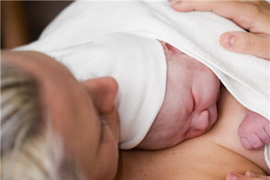 Infertile, elle réussit à avoir un bébé grâce à un utérus greffé
