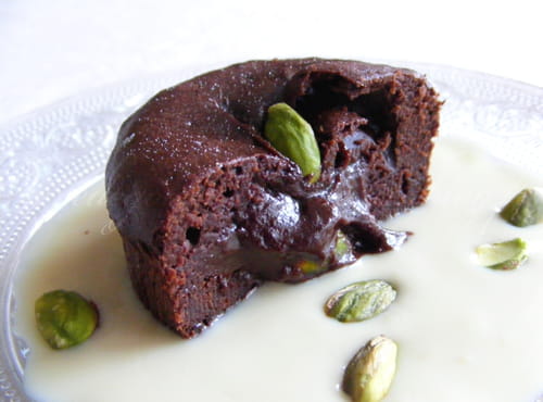 Moelleux au chocolat coeur truffé à la pistache et crème anglaise café