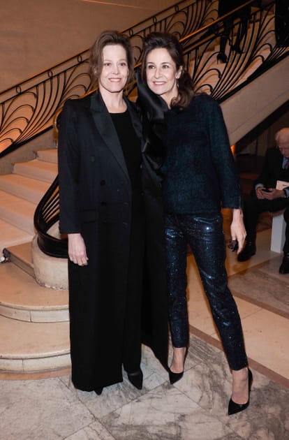 Val&eacute;rie Lemercier et Sigourney Weaver au d&eacute;fil&eacute; St&eacute;phane Rolland